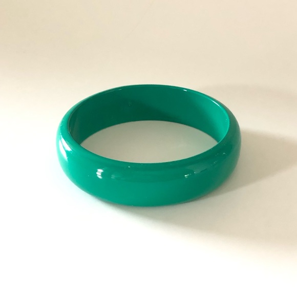 Vintage Lucite Acrylic Green Bangle Bracelet - Picture 1 of 5